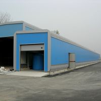 Impianto di lavaggio per veicoli pesanti nel parcheggio del polo logistico a Piacenza